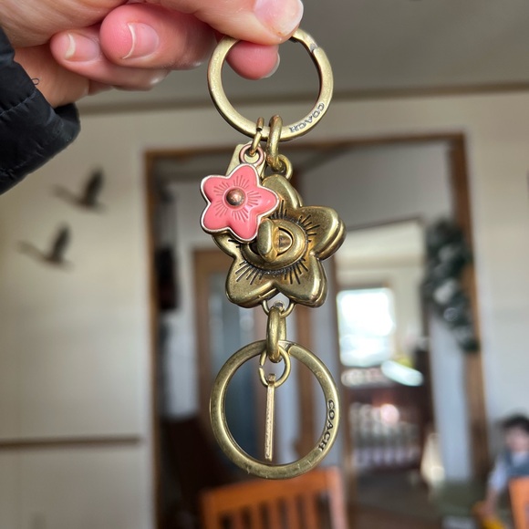 RARE Coach Wild Flower Turnlock Valet Key Fob Charms - Picture 9 of 14